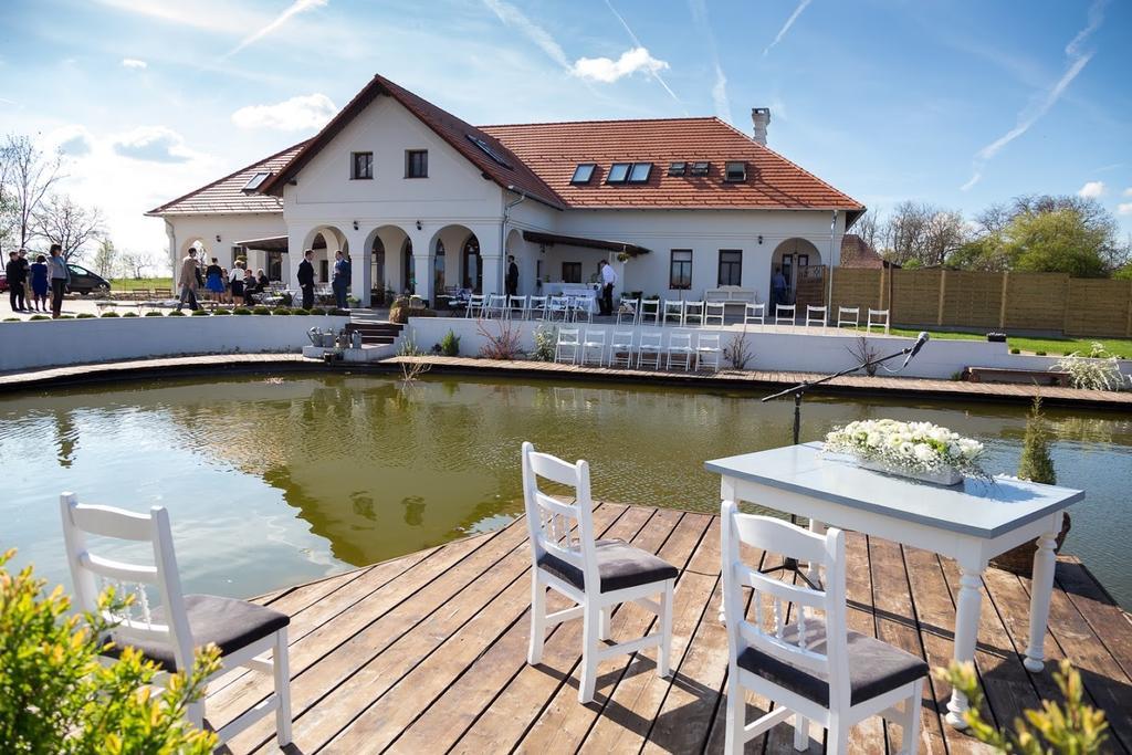 Deak Udvarhaz Hotel Kakucs Kültér fotó